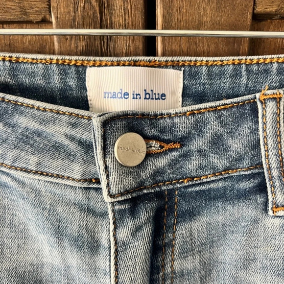 Made in blue High Rise Denim Mid-Length Shorts with Rolled Raw Hem Size 29 NWOT - Picture 2 of 6